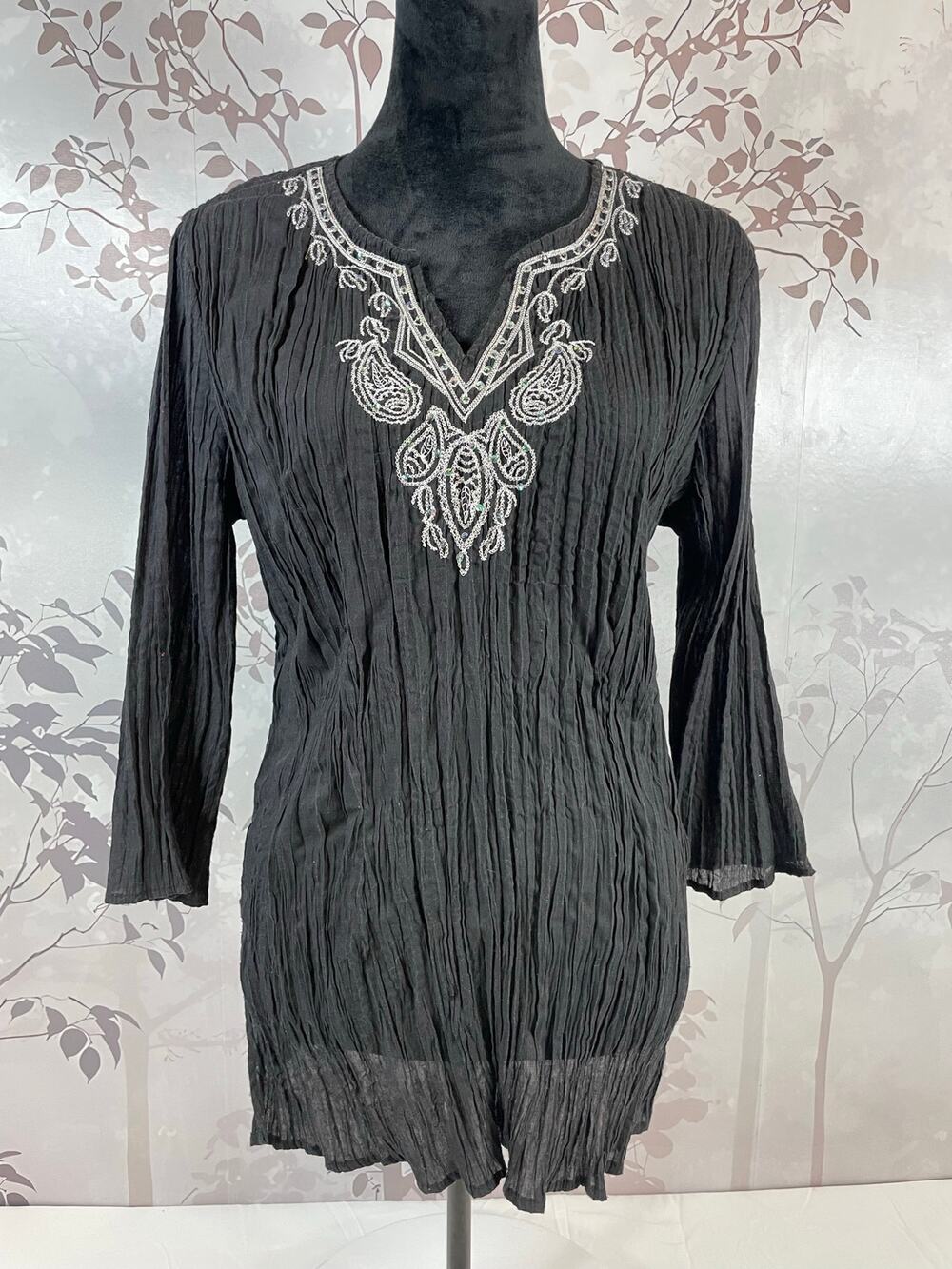 CATO Embroidered Crinkle Tunic Top Black Large Boho V-Neck 3/4 Sleeve Paisley